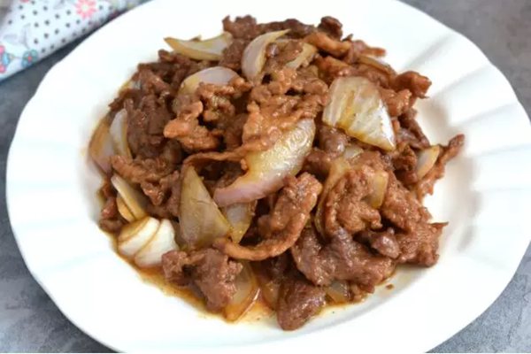 切洋蔥為什么會流淚,洋蔥怎么切不辣眼睛