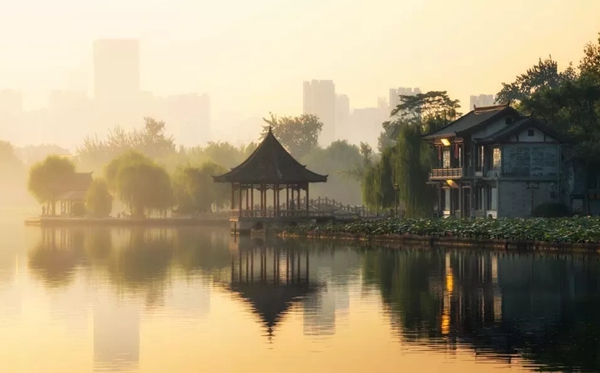 大明湖的明為什么多一橫,大明湖的眀多一橫的原因